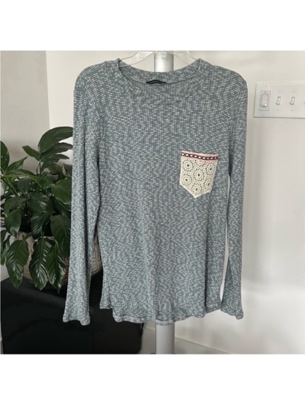 Staccato Waffle Knit Embroidered Lace Crochet Pocket Top/Shirt/Tee Sz M